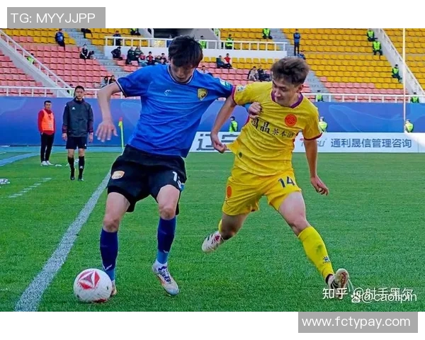 大连足球迎战石家庄球队期待精彩对决展现激情与实力的较量